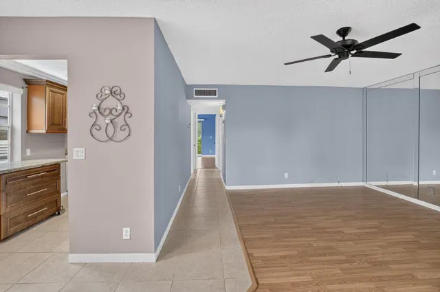 Residence photo 6