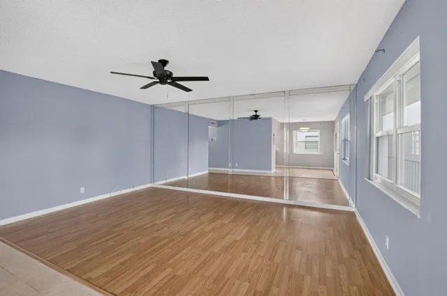 Residence photo 7