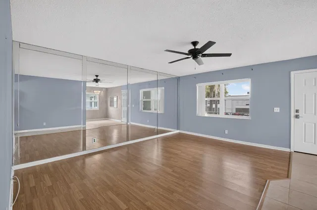 Residence photo 8