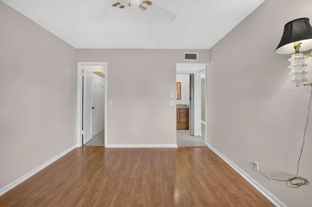 Residence photo 16