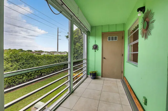 Residence photo 25
