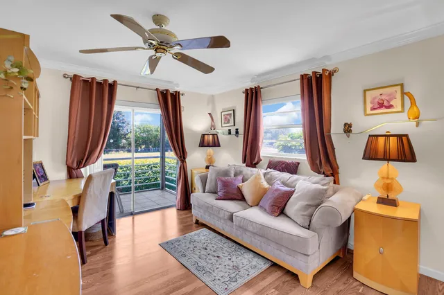 Residence photo 18