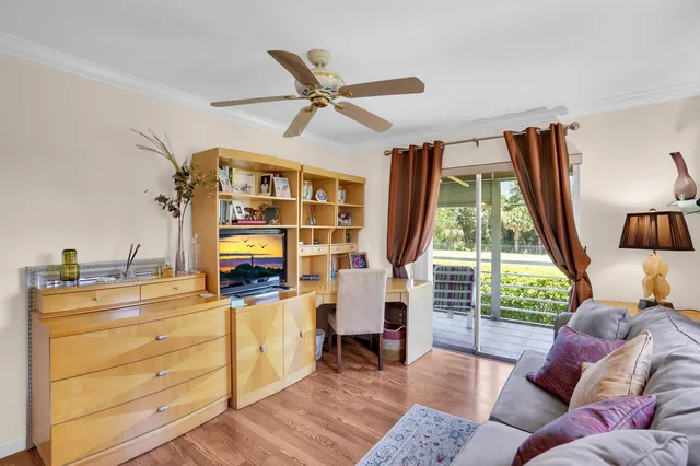 Residence photo 19