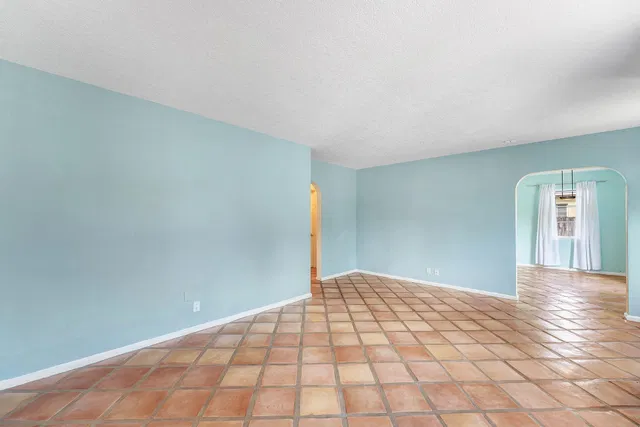  Residence photo 9