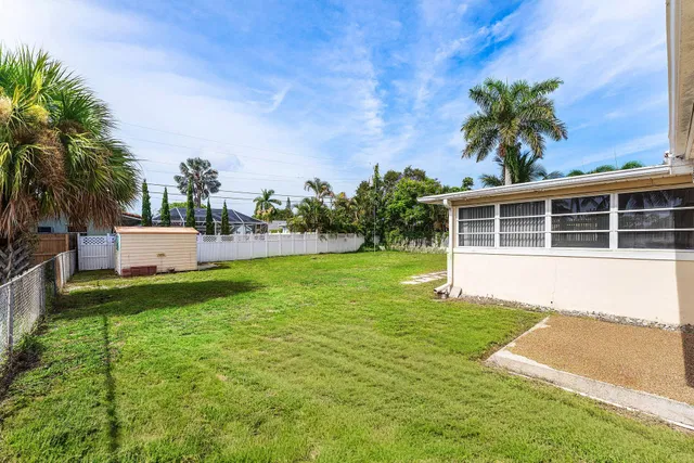  Residence photo 34