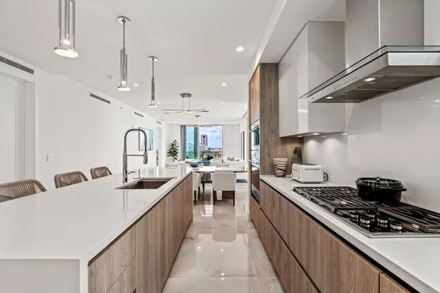 Royal Palm Residences Boca Raton Unit 804 photo 17