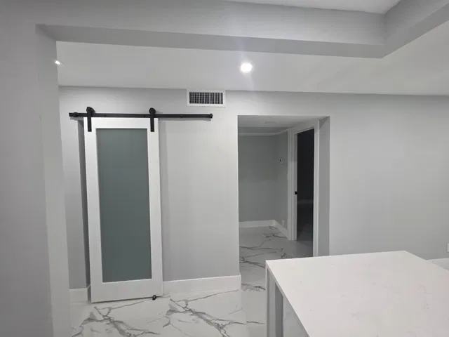 Unit 107 photo 16