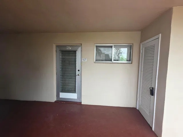 Unit 107 photo 20