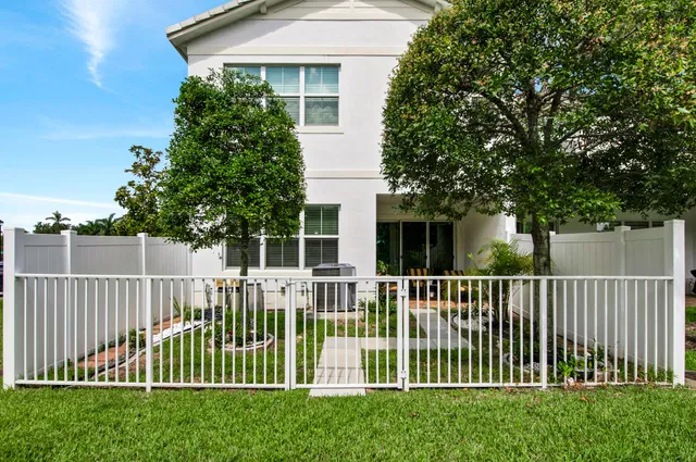 Residence photo 5