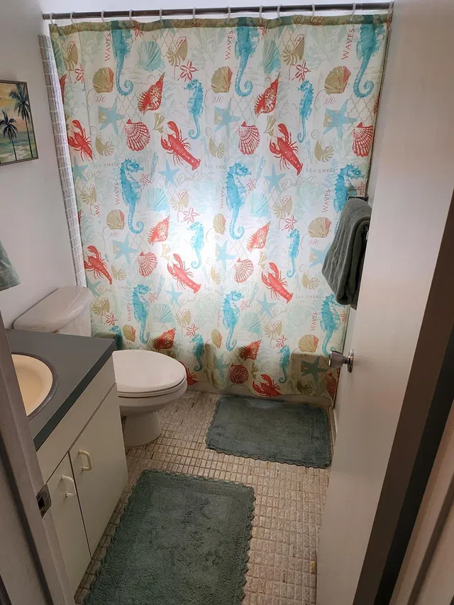 Unit 208 photo 7