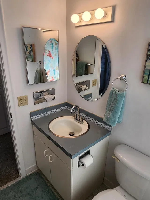 Unit 208 photo 9