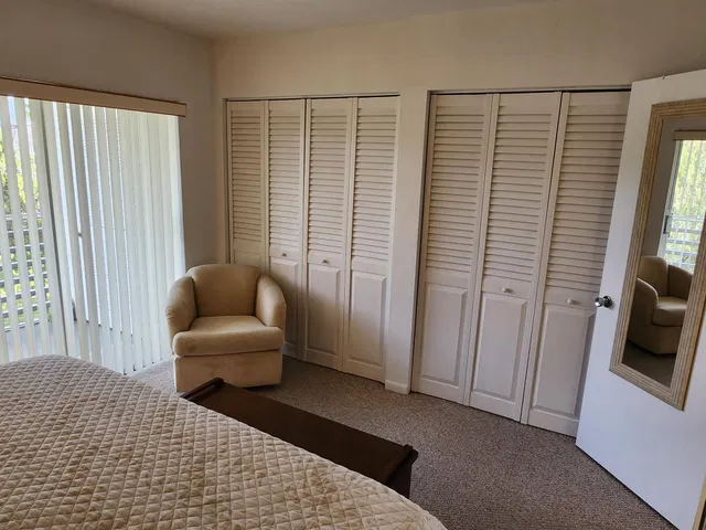 Unit 208 photo 11