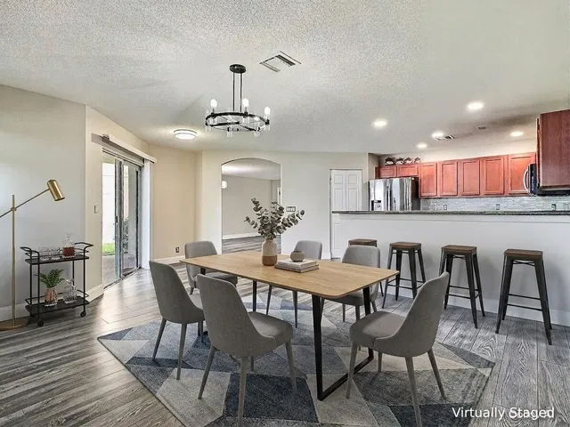 Residence photo 6