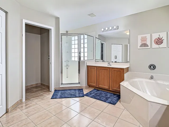 Residence photo 12