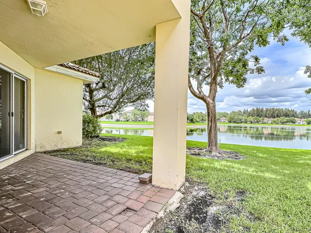 Residence photo 19