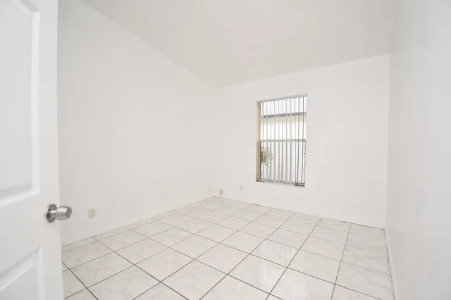 Residence photo 10