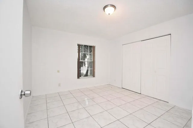 Residence photo 12