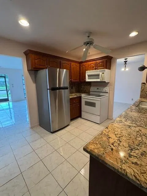 Residence photo 3