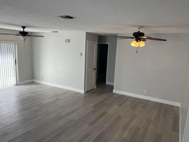 Residence photo 4