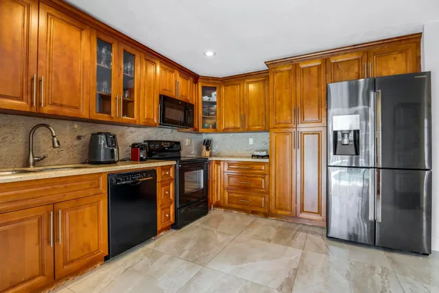 Residence photo 17