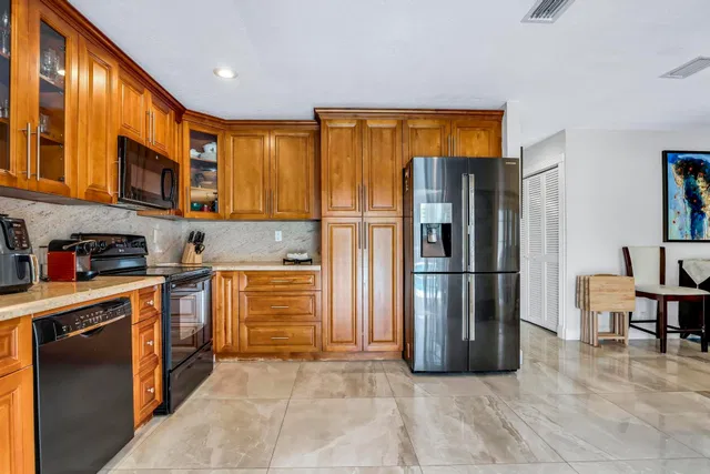 Residence photo 18