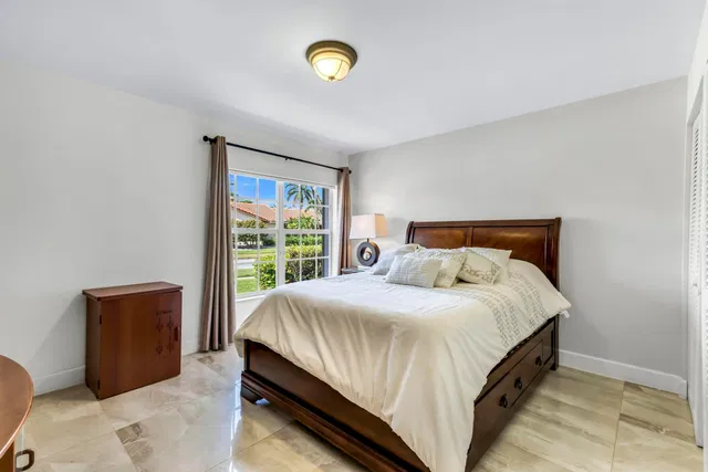 Residence photo 25