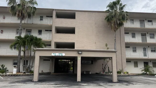 Unit 206 photo 2
