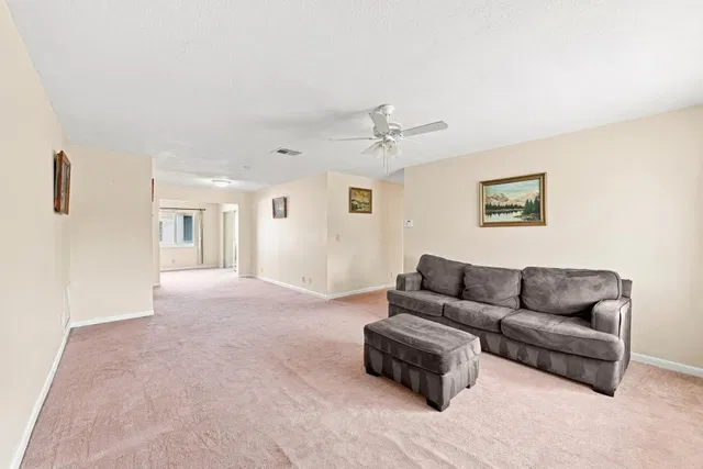 Residence photo 4