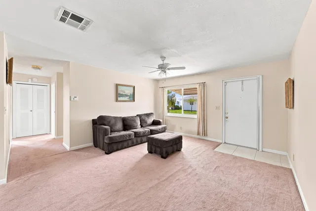Residence photo 5