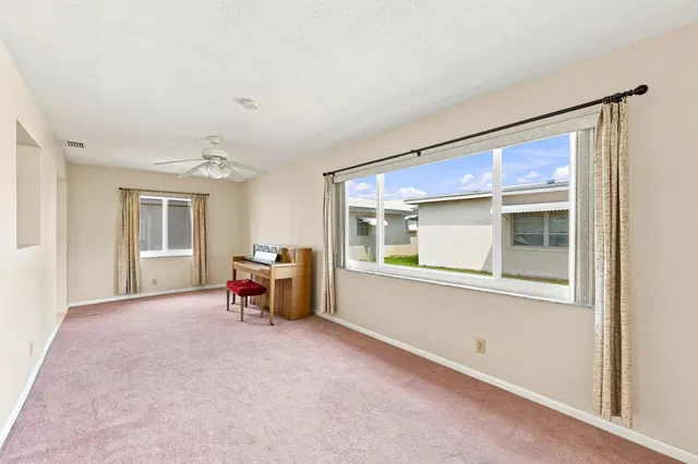Residence photo 18