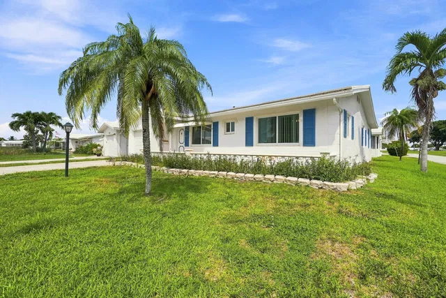 Residence photo 36