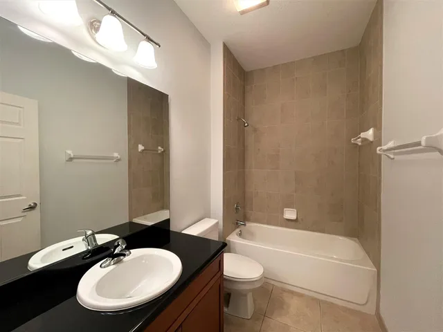 Unit 5 photo 10