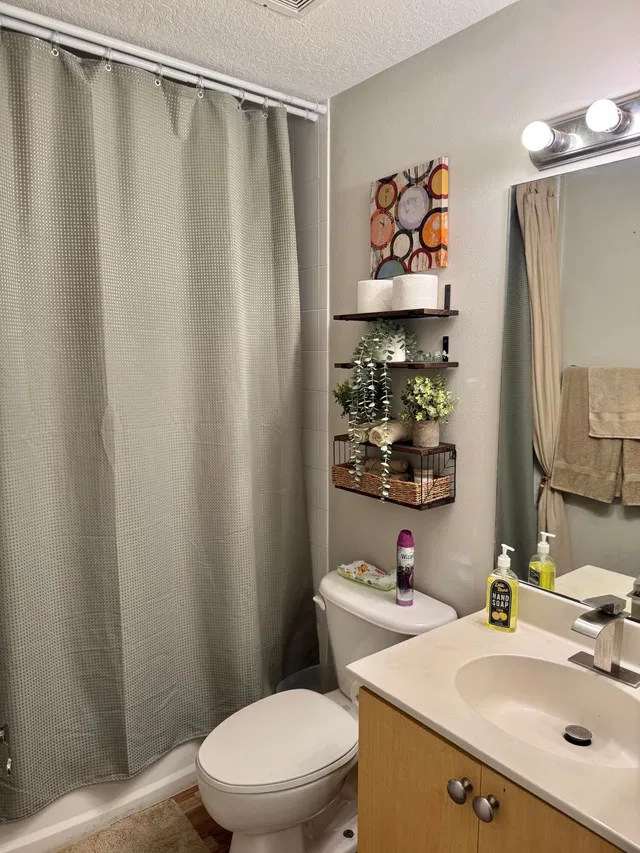 Unit 206 photo 9