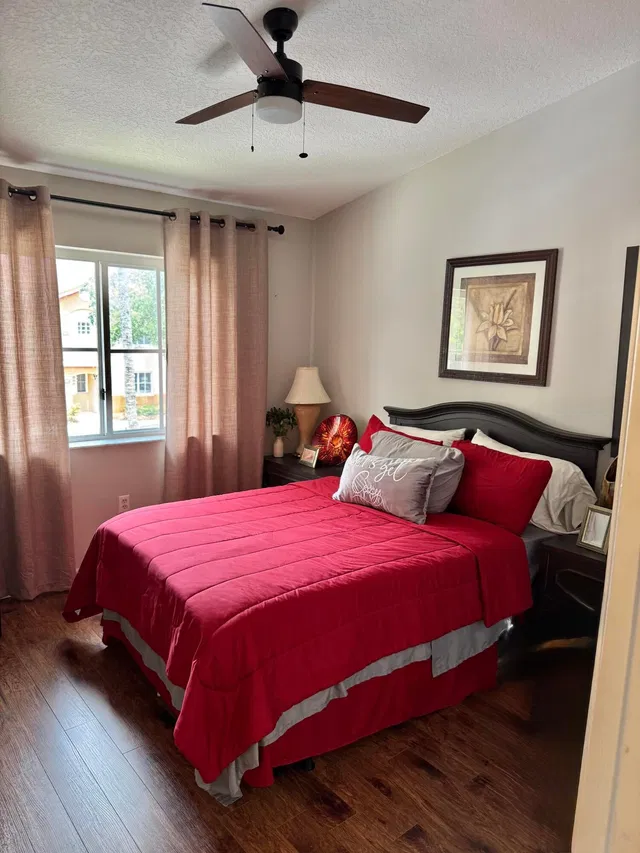 Unit 206 photo 10