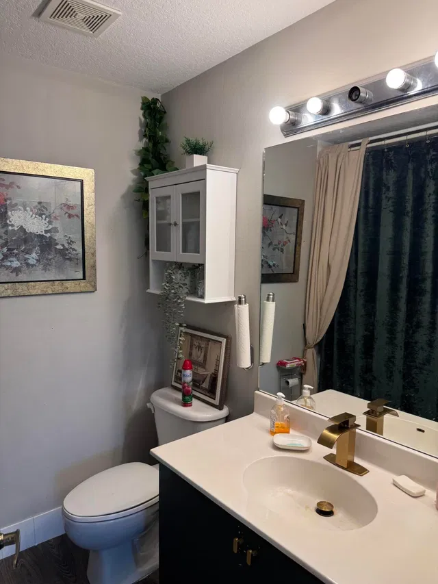 Unit 206 photo 14