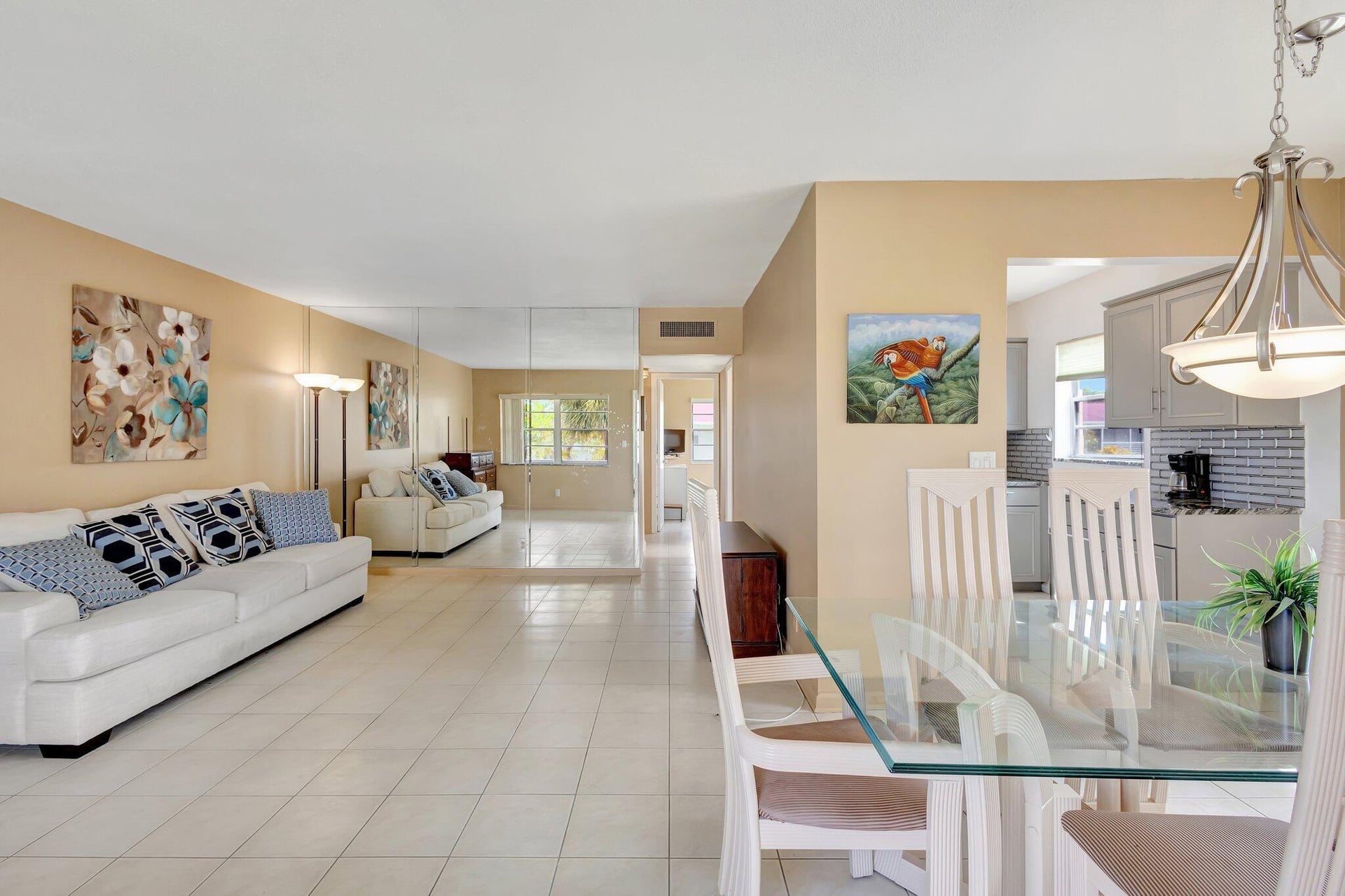 Residence photo 4