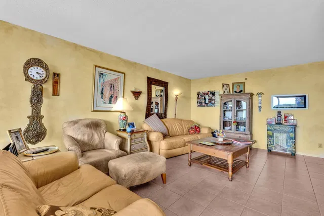 Unit 602 photo 13