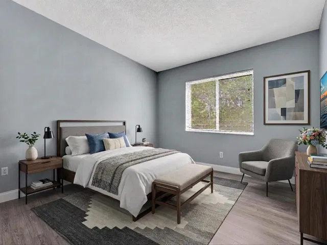 Unit 204 photo 11