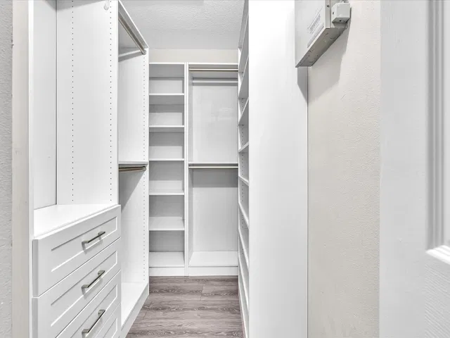 Unit 204 photo 16