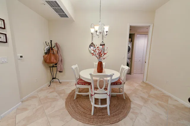 The Metropolitan Unit 817 photo 6