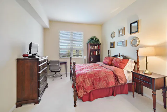 The Metropolitan Unit 817 photo 9