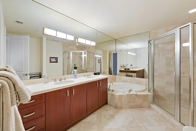 The Metropolitan Unit 817 photo 10