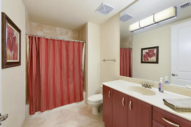 The Metropolitan Unit 817 photo 13