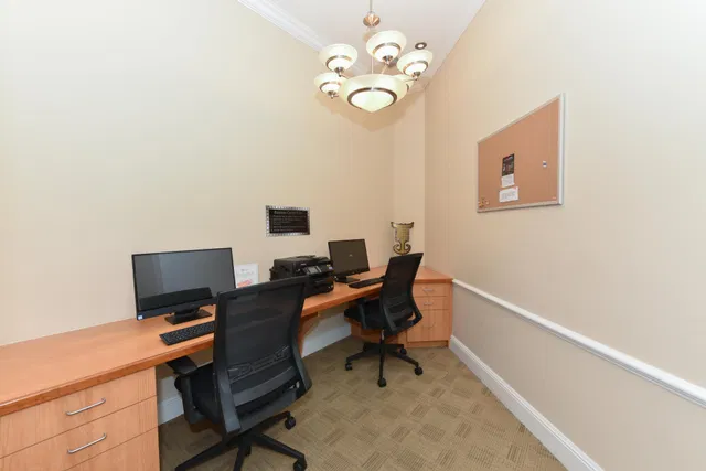 The Metropolitan Unit 817 photo 18