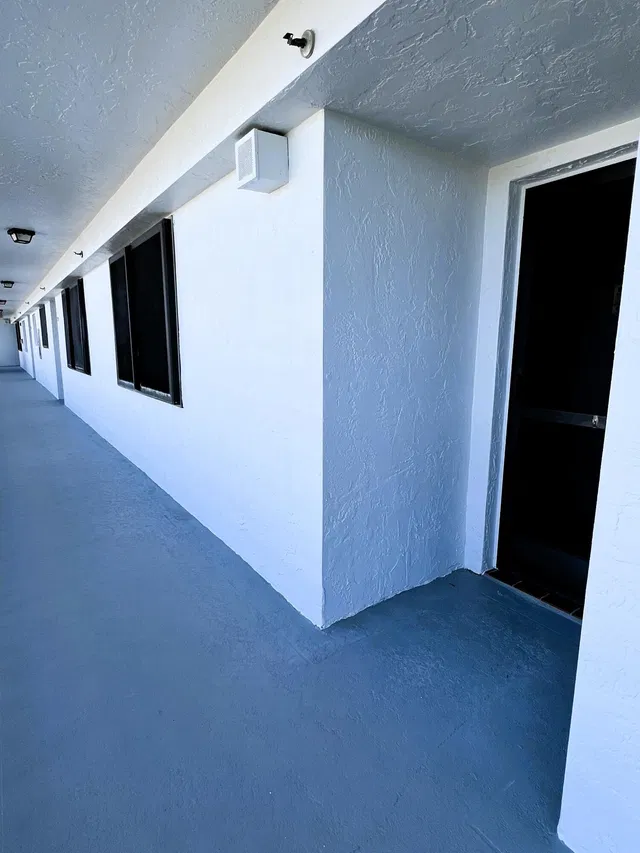 Unit 504 photo 2