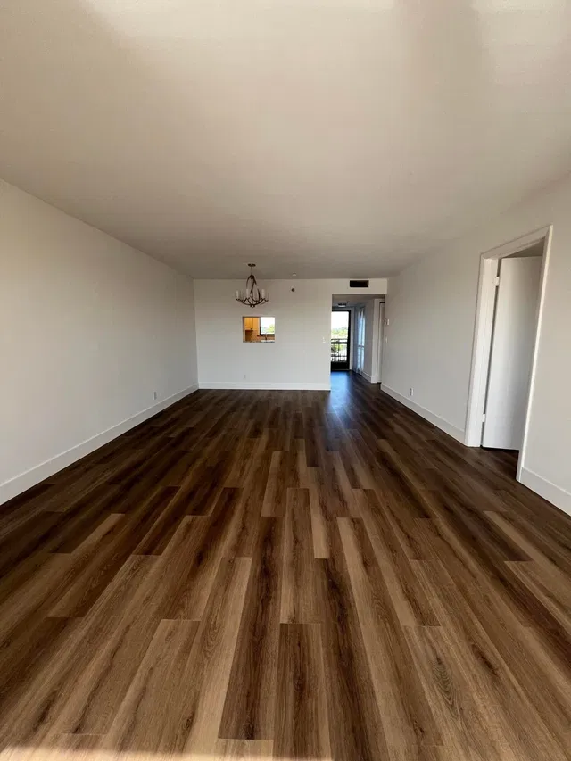 Unit 504 photo 11