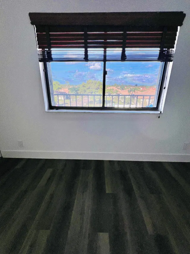 Unit 504 photo 23
