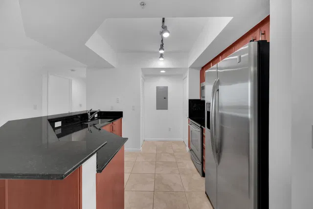The Metropolitan Unit 612 photo 8