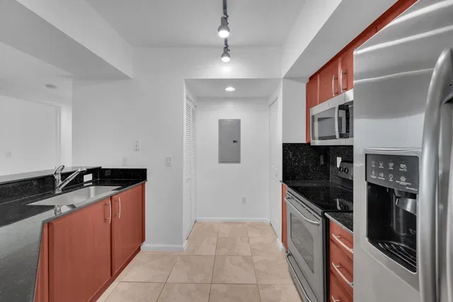 The Metropolitan Unit 612 photo 10