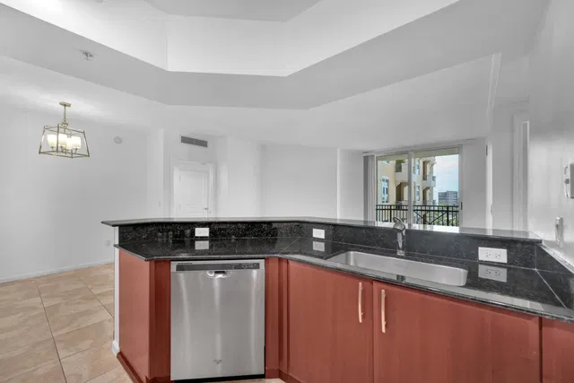 The Metropolitan Unit 612 photo 14